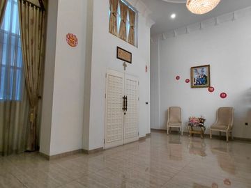 RUMAH MEWAH  LOKASI STRATEGIS