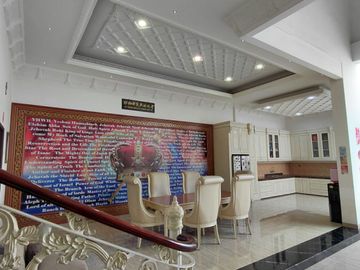 RUMAH MEWAH  LOKASI STRATEGIS