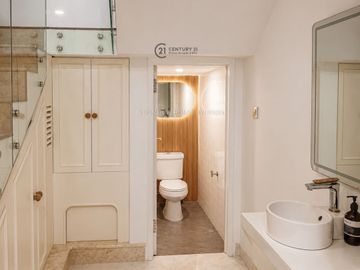 Rumah Mewah di Bintaro Jaya Dekat Bintaro Xchange dengan Swimming Pool BTC 17565 GB