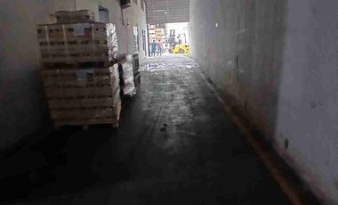 Disewakan Gudang Siap Pakai Di Jalan Raya Narogong. Kota Bekasi