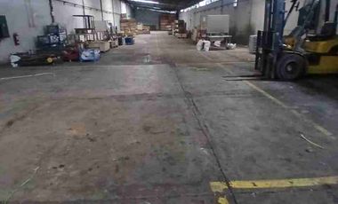 Disewakan Gudang Siap Pakai Di Jalan Raya Narogong. Kota Bekasi