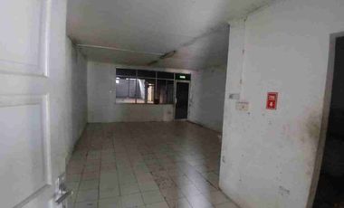 Disewakan Gudang Siap Pakai Di Jalan Raya Narogong. Kota Bekasi