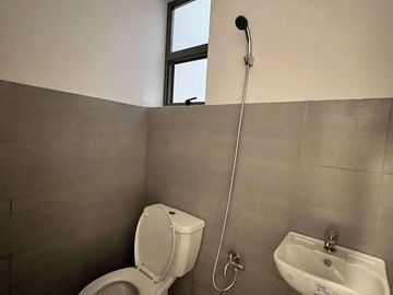 For Sale! Tomas Morato Townhouse with 3 Car Park 49M -AJCH