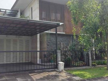 Dijual Cepat Rumah Mewah di Graha Natura Surabaya