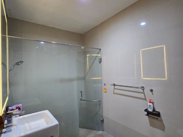 Rumah Mewah Full Furnished Komplek Artis Green Andara Residence, Pangkalan Jati,  Depok