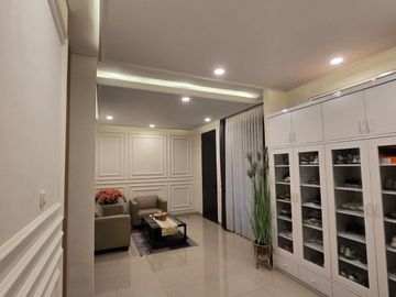 Rumah Mewah Full Furnished Komplek Artis Green Andara Residence, Pangkalan Jati,  Depok