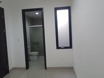 Dijual Cepat Rumah di Milenial Pik 2 Cluster Florida, Lt.6x12.5m2,Kondisi Tersewa, Harga : 1.9M Nego