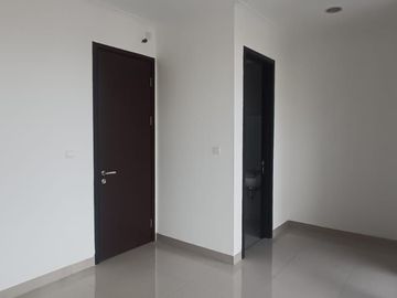 Dijual Cepat Rumah di Milenial Pik 2 Cluster Florida, Lt.6x12.5m2,Kondisi Tersewa, Harga : 1.9M Nego