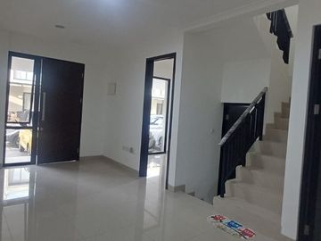 Dijual Cepat Rumah di Milenial Pik 2 Cluster Florida, Lt.6x12.5m2,Kondisi Tersewa, Harga : 1.9M Nego