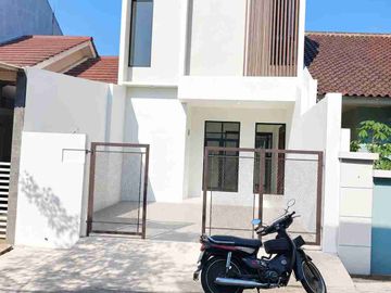 rumah baru 2 lantai cisaranten dekat Arcamanik