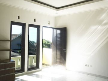 RUMAH SIAP HUNI  Di Komp.Griya Cigadung Bandung