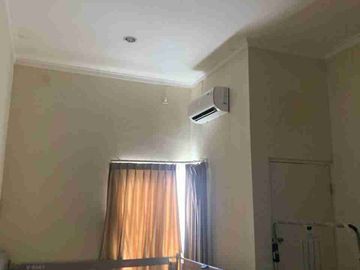 Dijual Rumah Tenggilis dekat Ubaya
Belakang Chicco Swalayan