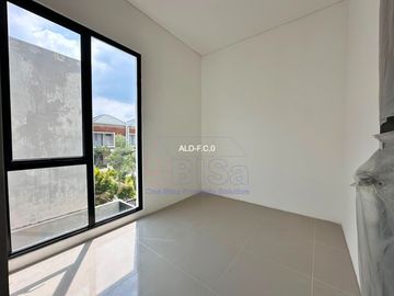 Rumah 2 Lantai Citraland Megah Batam Centre