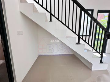 Rumah 2 Lantai Citraland Megah Batam Centre