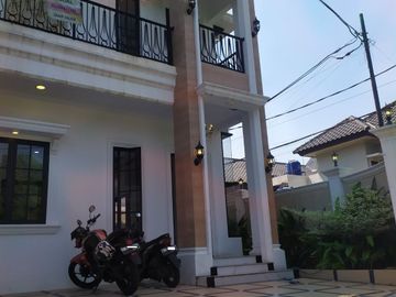 598. Dijual Rumah Mewah 2 Lantai M. Kahfi 1 Jakarta Selatan Dekat Tol Brigif Andara & TB Simatupang