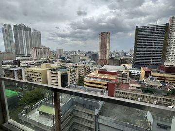 FOR SALE: 1BR Unit with Balcony & Unobstructed Views at Greenbelt Hamilton, Makati