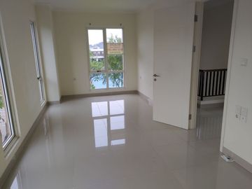 Dijual Cepat Rumah Thomson Lokasi Strategis Gading Serpong