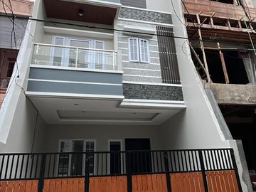 Rumah Baru Tomang 3 Lantai Siap Huni Jakarta Barat