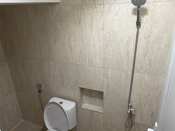 Rumah Baru Tomang 3 Lantai Siap Huni Jakarta Barat