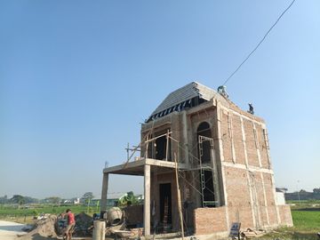 RUMAH 2 LANTAI DI KLATEN DEKAT PEMDA KLATEN