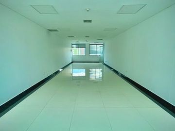 LOCAL COMERCIAL EN VENTA SECTOR ANTONIA SANTOS CENTRO EMPRESARIAL FENIX BUCARAMANGA