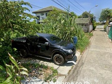 Vacant land, 69.7 sq.wah. Located on Soi Suk Sawat 102, Suk Sawat Road (Soi Rom Yen Niwet), Phra Samut Chedi, Samut Prakan.