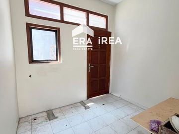 RUMAH DISEWA DI SOLO DEKAT SINGOSAREN PLAZA