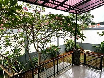 RUMAH LUXURY DALAM KOMPLEK MAMPANG PRAPATAN, DENGAN PRIVATE POOL, JAKARTA SELATAN