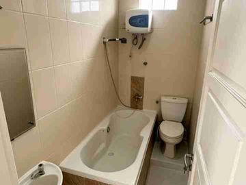 RUMAH LUXURY DALAM KOMPLEK MAMPANG PRAPATAN, DENGAN PRIVATE POOL, JAKARTA SELATAN