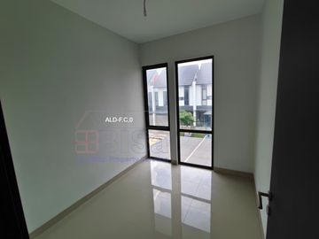 Rumah 2 Lantai Royal Vasa Residence Batam Centre