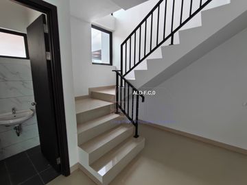 Rumah 2 Lantai Royal Vasa Residence Batam Centre