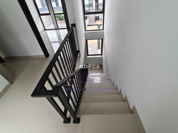Rumah 2 Lantai Royal Vasa Residence Batam Centre