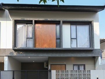 Kenyamanan Modern Rumah 2 Lantai Dekat Akses Bintaro di Ciputat ND-18588