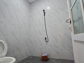 Dijual Cepat Rumah Bagus Siap Huni Lokasi Super Strategis di Bumi Puspitek Asri (Nempel Bsd)