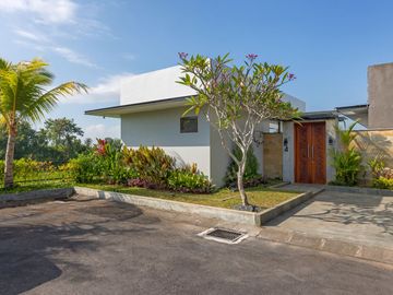 FOR RENT LEASHOLD VILLA SUPER NYAMAN TENANG VIEW RICE FIELD RICE