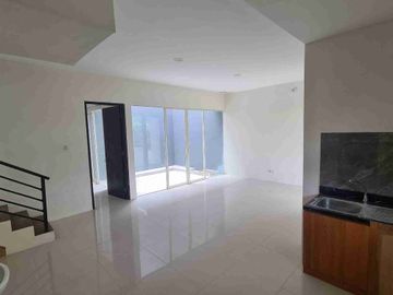 DIJUAL RUMAH WIYUNG LAKARSANTRI SURABAYA BARAT MODERN MINIMALIS 2 LANTAI