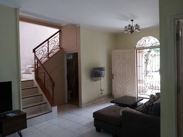 Dijual Rumah Lokasi Strategis Di Cluster Monaco Village Gading Serpong