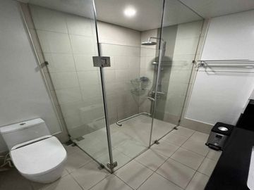 Fully Furnished 3BR Unit with Balcony in Escala Salcedo