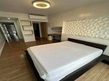 Fully Furnished 3BR Unit with Balcony in Escala Salcedo