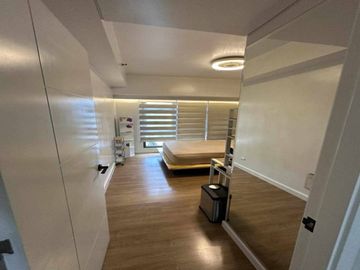 Fully Furnished 3BR Unit with Balcony in Escala Salcedo