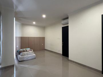 DIJUAL RUMAH FULL FURNISHED DI BARONI SUMMARECON GADING SERPONG