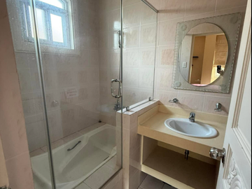 Modern House With Swimming Pool For Rent