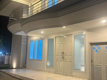 Di jual Rumah mewah puri Indah - jakarta Barat