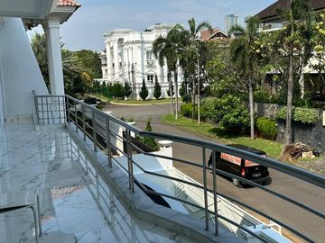 Di jual Rumah mewah puri Indah - jakarta Barat