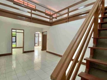 Dijual cepat rumah super strategis di Kiaracondong, Kota Bandung
