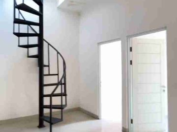 Jual/Sewa Rumah di Sayap Taman Kopo Indah