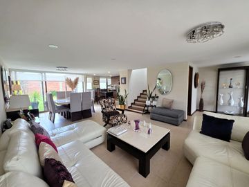 Casa en Venta en Fraccionamiento Lomas Virreyes en Calimaya, Estado de México.