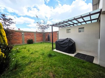 Casa en Venta en Fraccionamiento Lomas Virreyes en Calimaya, Estado de México.
