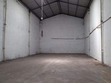 Dijual Gudang Siap pakai Lt340m Akses Kontainer di Kenjeran hanya 6M