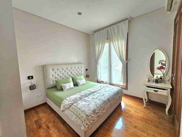 rumah 2 lantai siap huni, bebas banjir, semi furnished di pinang perak, pondok pinang, kebayoran lama, jakarta selatan